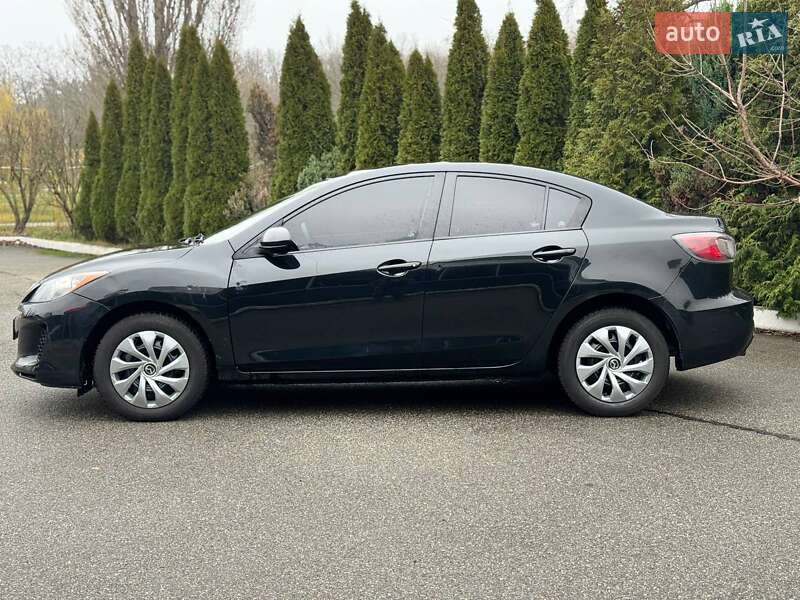 Седан Mazda 3 2012 в Киеве