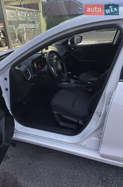 Седан Mazda 3 2015 в Киеве