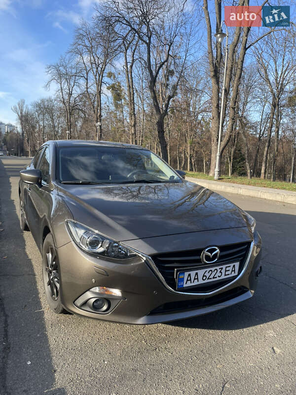 Седан Mazda 3 2015 в Києві