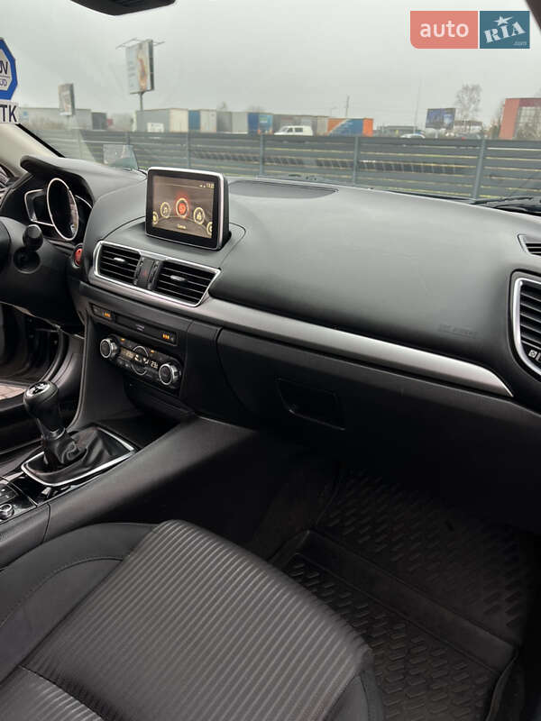 Хэтчбек Mazda 3 2015 в Мукачево