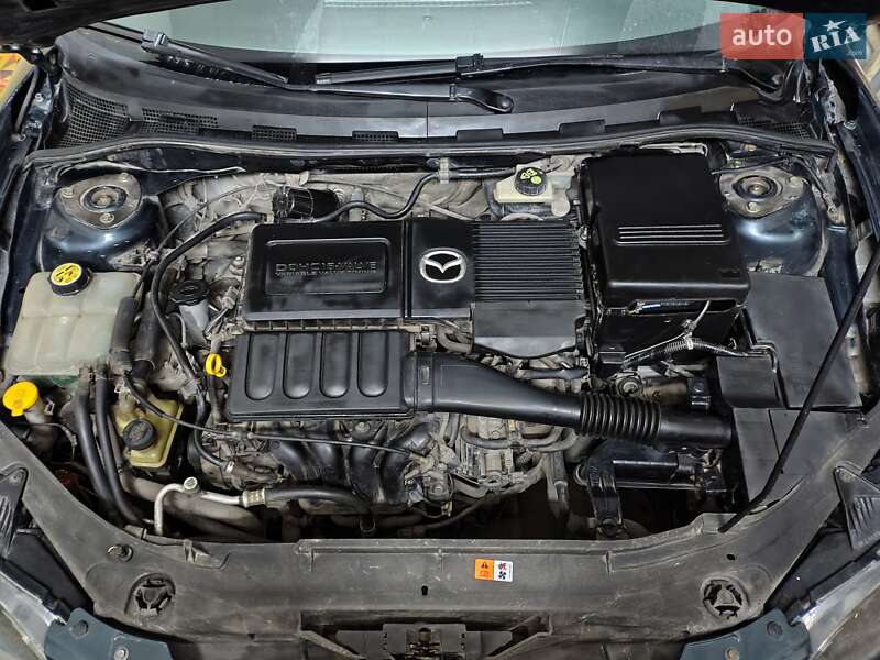 Седан Mazda 3 2006 в Ровно