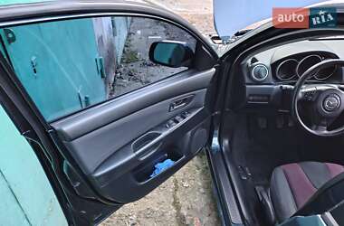 Седан Mazda 3 2006 в Ровно