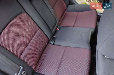 Седан Mazda 3 2006 в Ровно