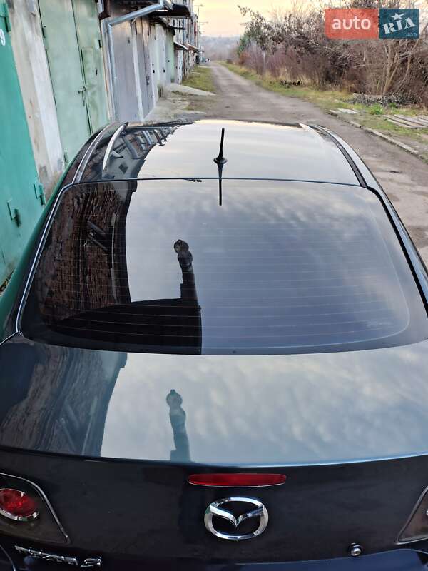 Седан Mazda 3 2006 в Ровно