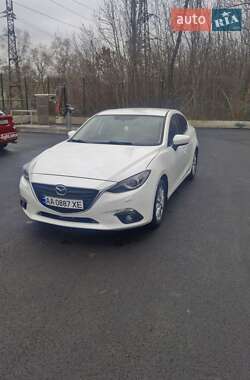 Седан Mazda 3 2015 в Киеве