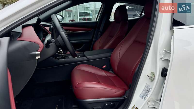 Хэтчбек Mazda 3 2024 в Чернигове