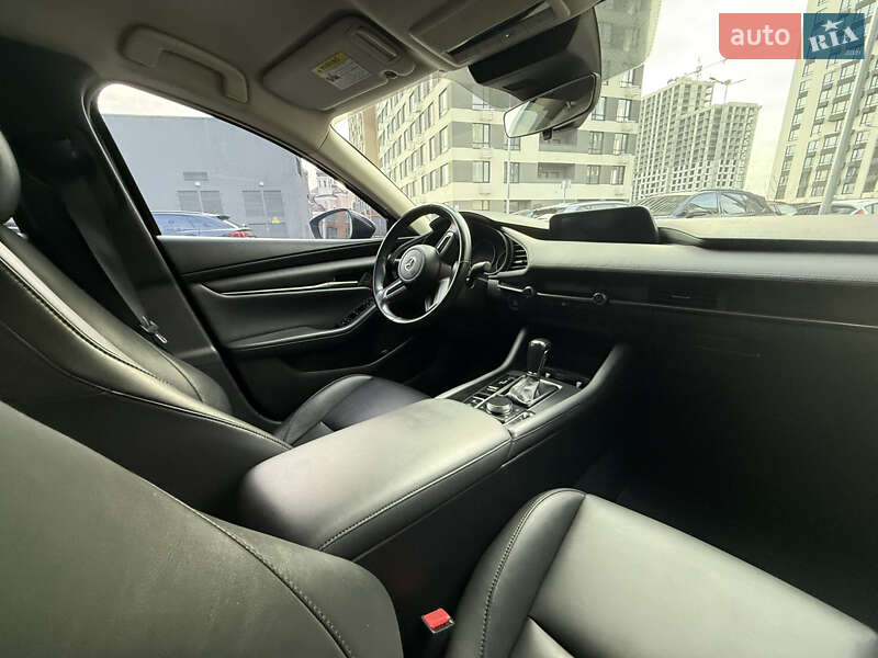 Седан Mazda 3 2019 в Киеве