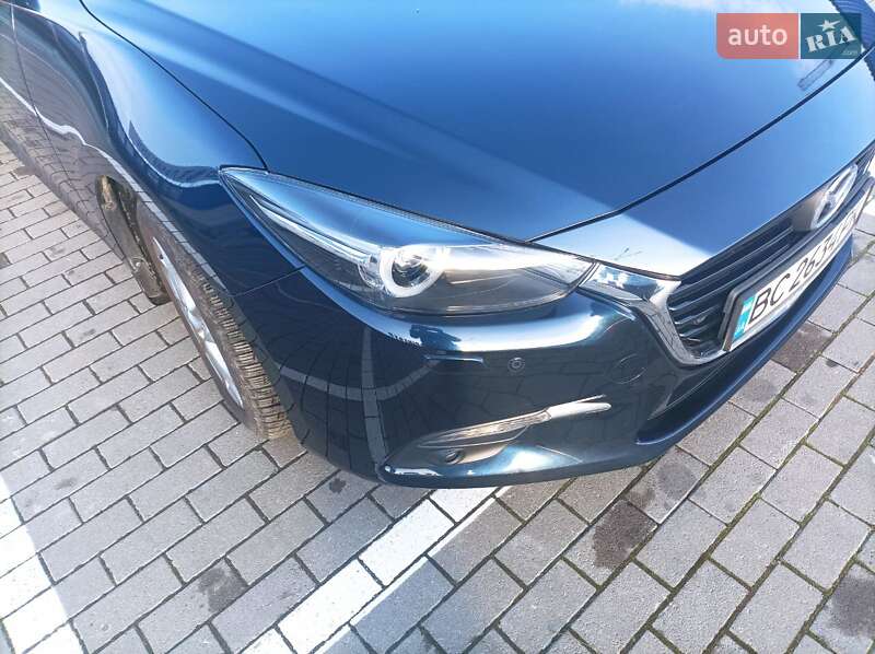 Хэтчбек Mazda 3 2017 в Калуше