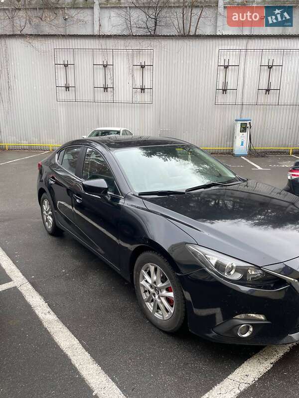 Седан Mazda 3 2014 в Киеве
