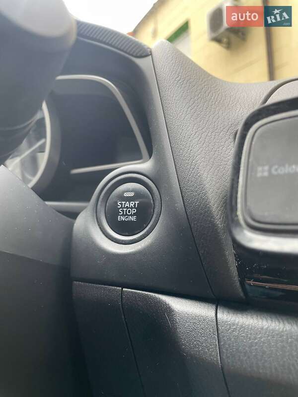 Седан Mazda 3 2014 в Киеве