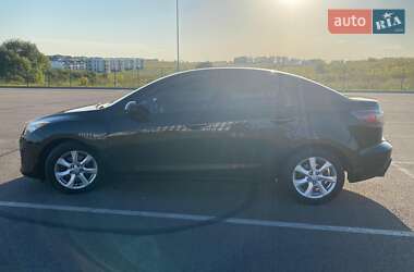 Седан Mazda 3 2010 в Ровно