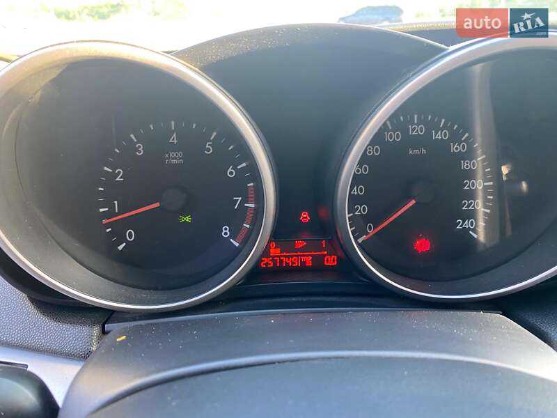 Седан Mazda 3 2010 в Ровно