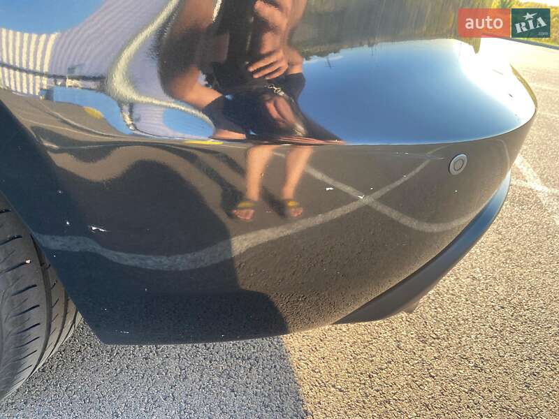 Седан Mazda 3 2010 в Ровно