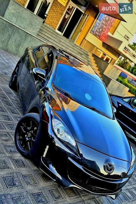 Седан Mazda 3 2013 в Карнауховке