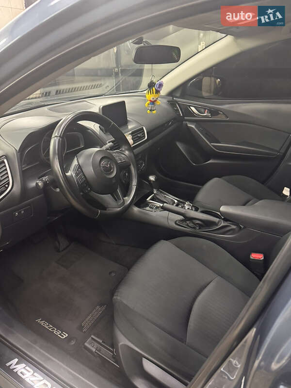 Хетчбек Mazda 3 2015 в Дніпрі