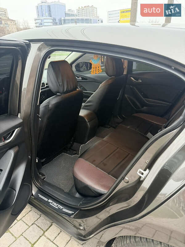 Хэтчбек Mazda 3 2015 в Запорожье