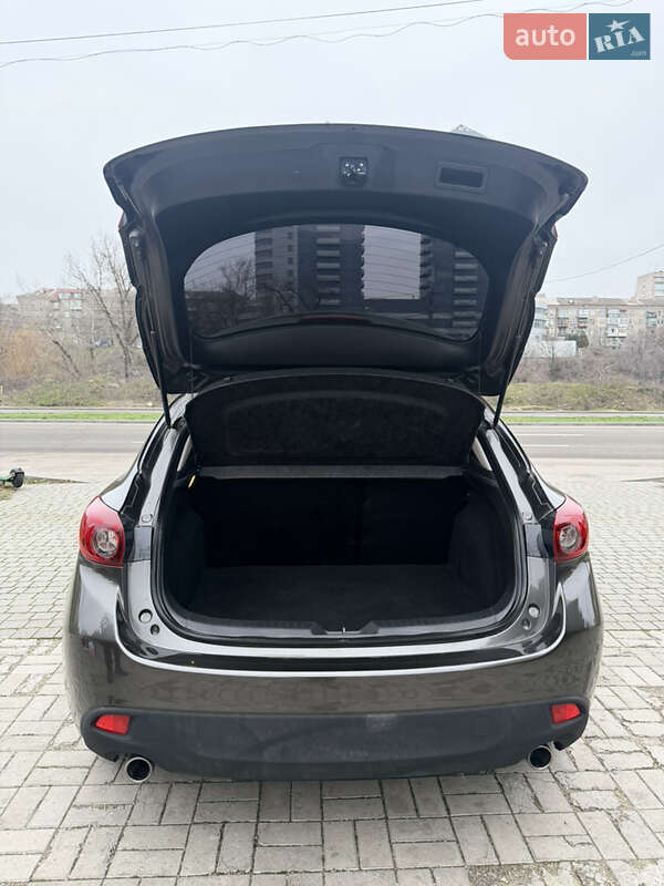 Хэтчбек Mazda 3 2015 в Запорожье