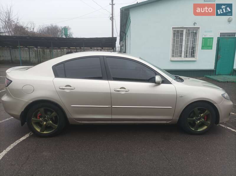 Седан Mazda 3 2004 в Гадячі