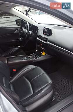 Седан Mazda 3 2018 в Киеве