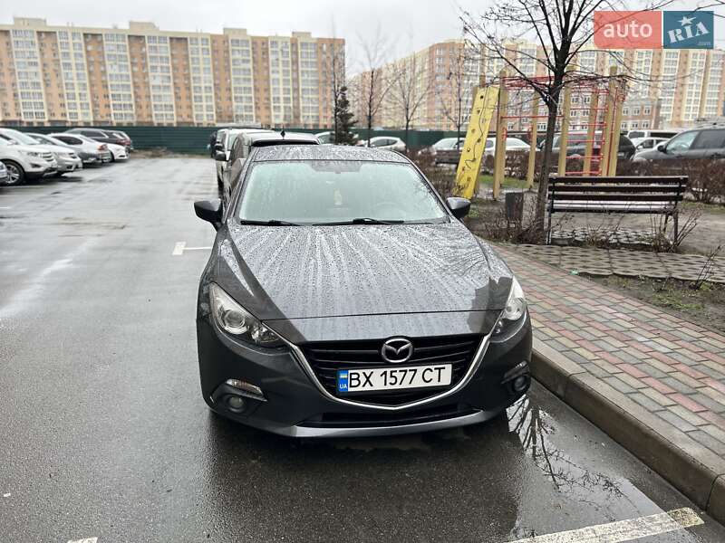 Седан Mazda 3 2015 в Киеве