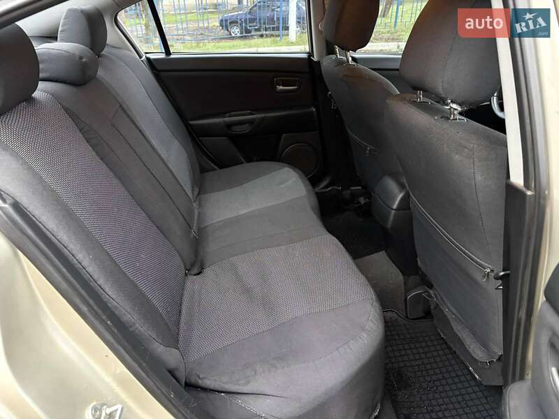 Седан Mazda 3 2005 в Николаеве