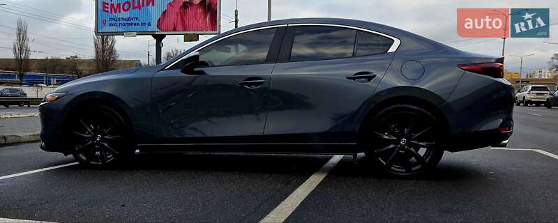 Седан Mazda 3 2023 в Киеве