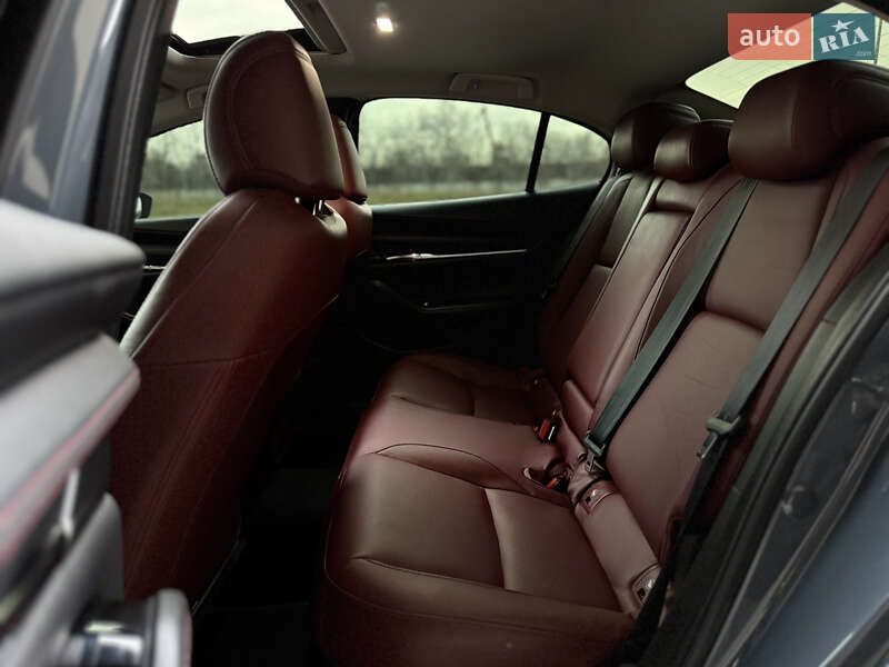 Седан Mazda 3 2023 в Киеве
