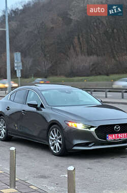 Седан Mazda 3 2020 в Киеве
