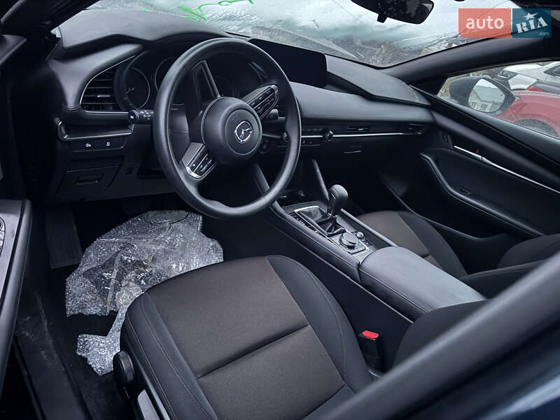 Хэтчбек Mazda 3 2024 в Киеве