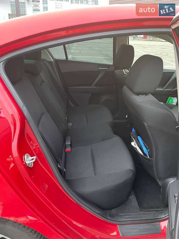 Седан Mazda 3 2011 в Києві