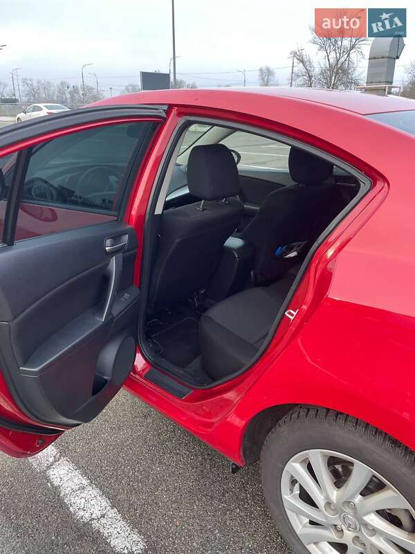 Седан Mazda 3 2011 в Києві