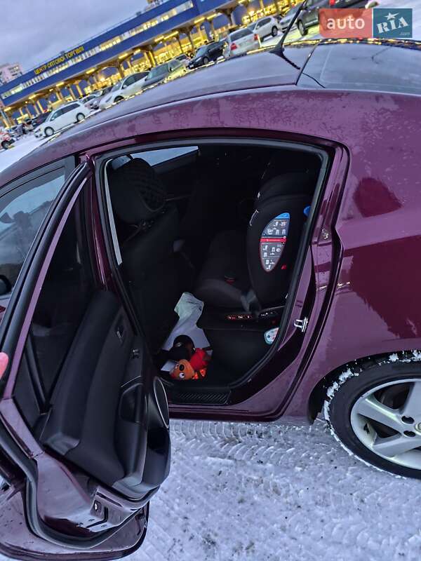 Седан Mazda 3 2007 в Киеве