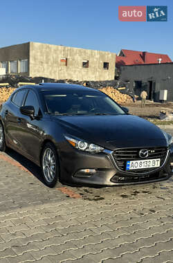 Хетчбек Mazda 3 2017 в Ужгороді