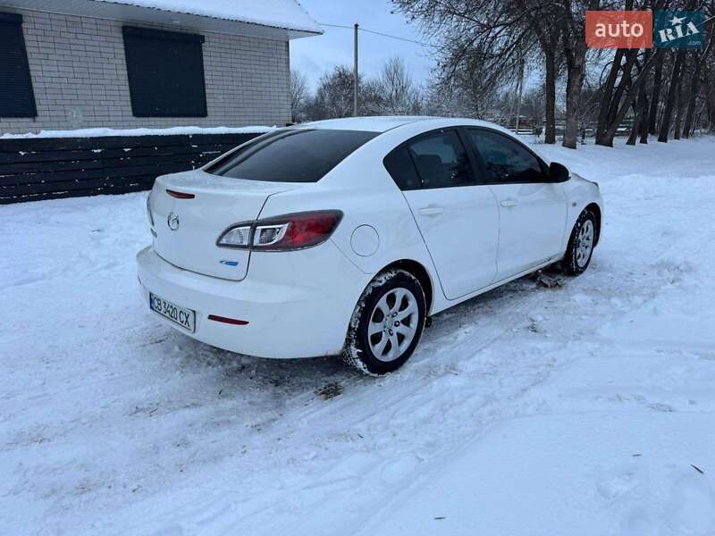 Седан Mazda 3 2013 в Прилуках