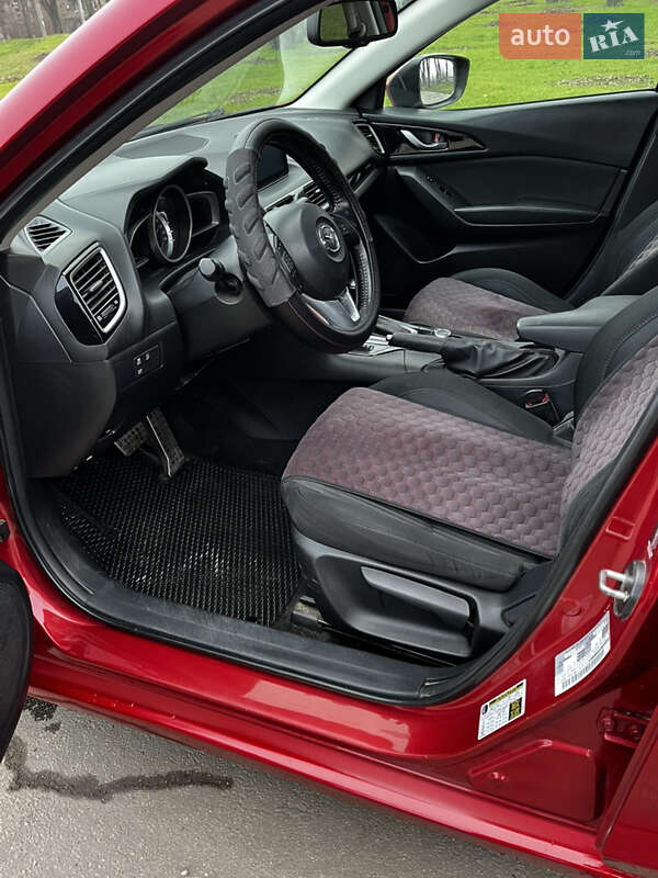 Седан Mazda 3 2015 в Запорожье