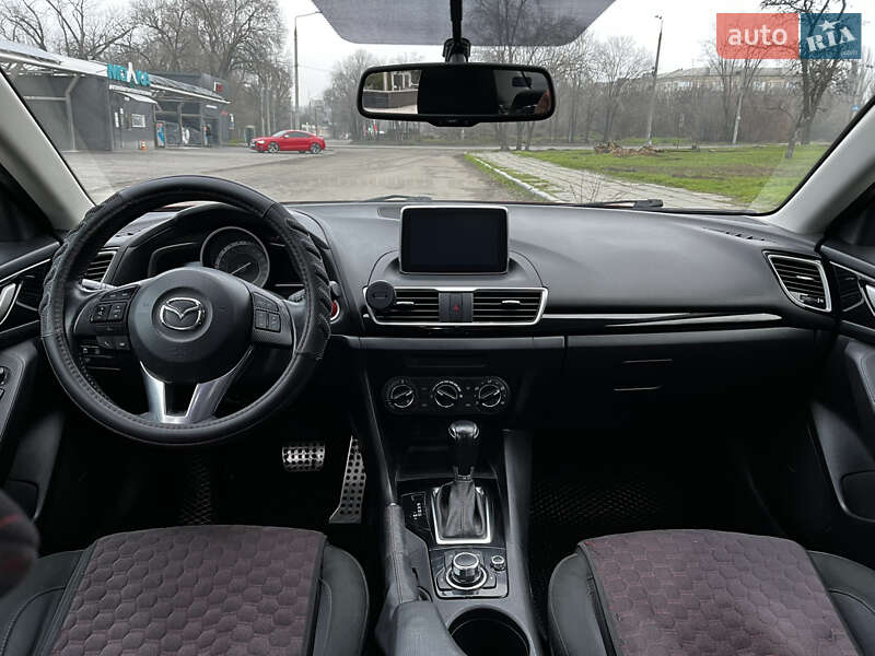Седан Mazda 3 2015 в Запорожье