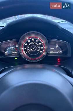Седан Mazda 3 2016 в Кропивницком