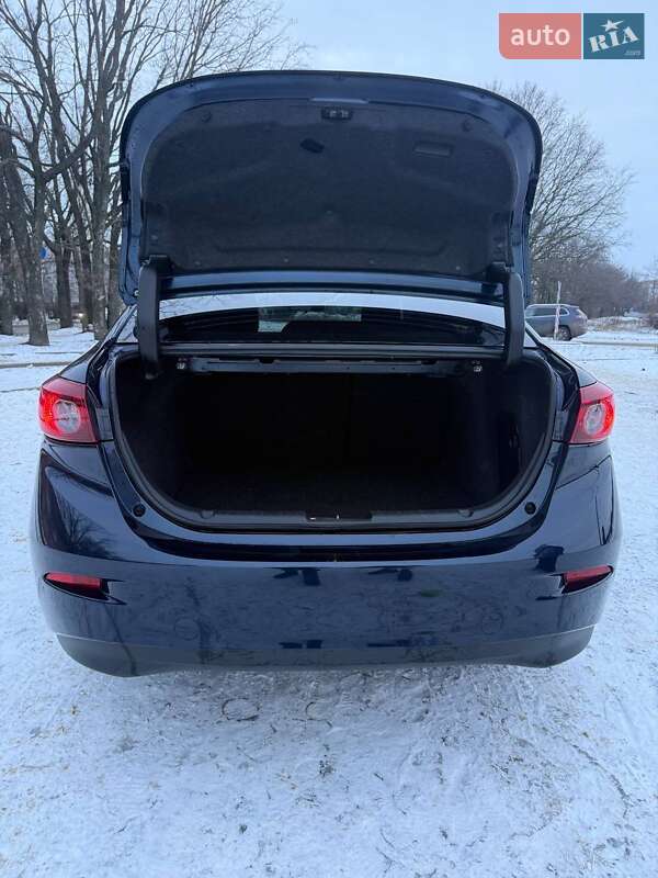 Седан Mazda 3 2016 в Кропивницком