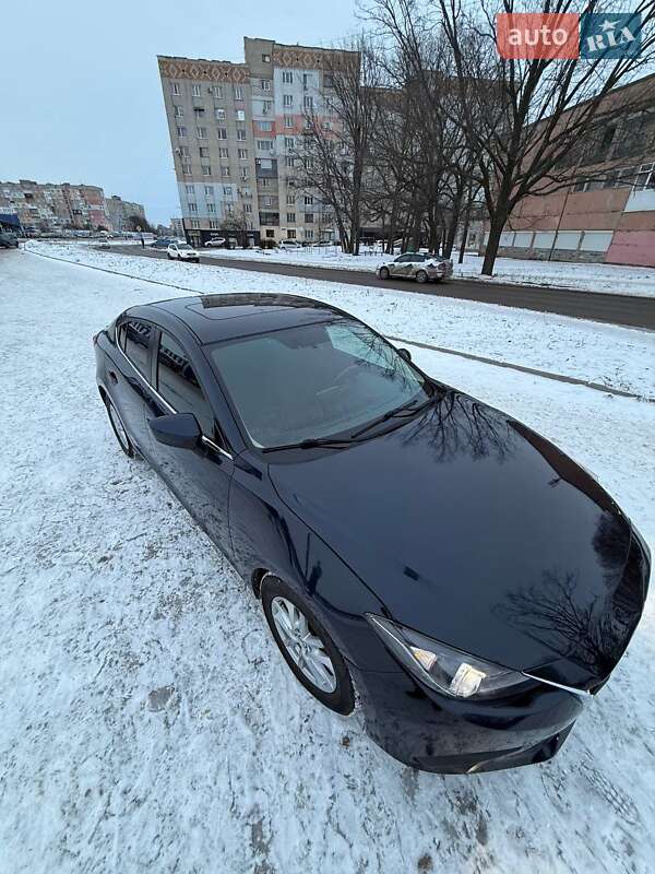 Седан Mazda 3 2016 в Кропивницком