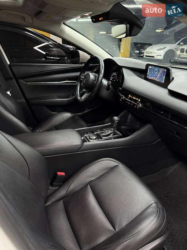 Седан Mazda 3 2020 в Киеве