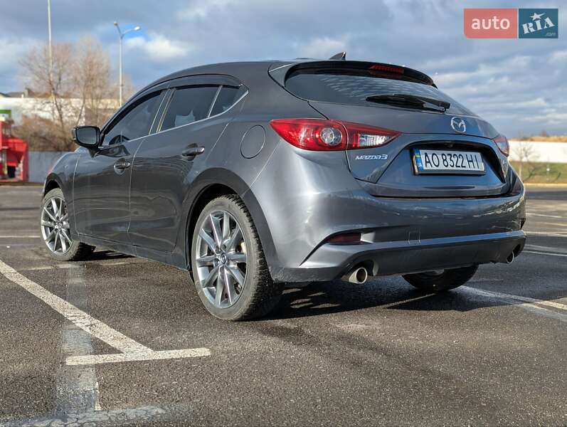 Хетчбек Mazda 3 2018 в Ужгороді