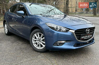 Седан Mazda 3 2017 в Николаеве