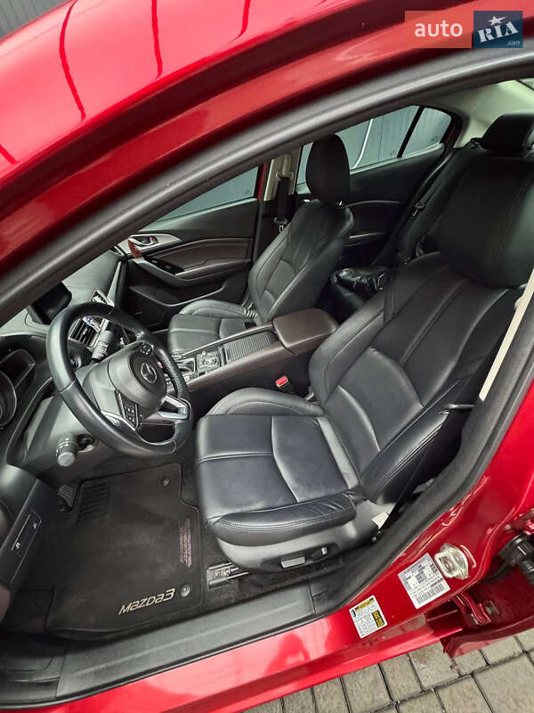 Седан Mazda 3 2018 в Одесі