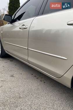 Седан Mazda 3 2006 в Днепре
