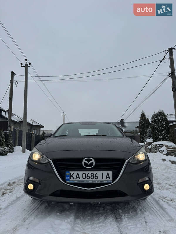 Седан Mazda 3 2015 в Софиевской Борщаговке
