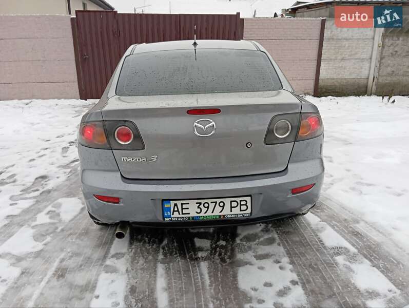Седан Mazda 3 2005 в Днепре