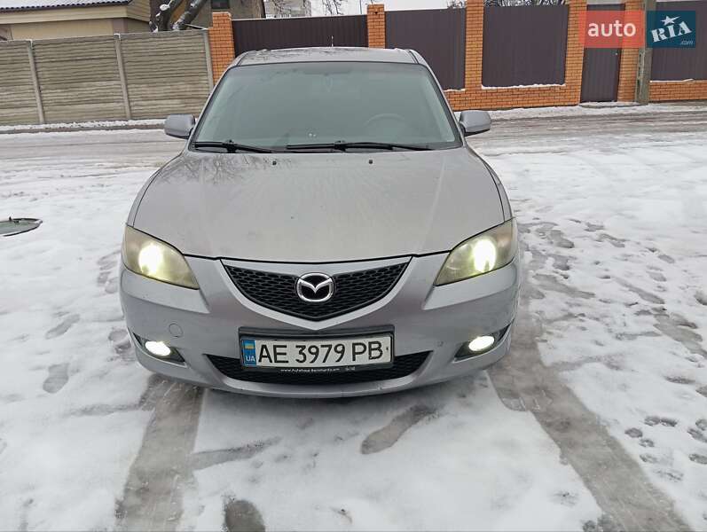 Седан Mazda 3 2005 в Днепре