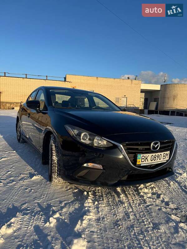 Седан Mazda 3 2014 в Вараше