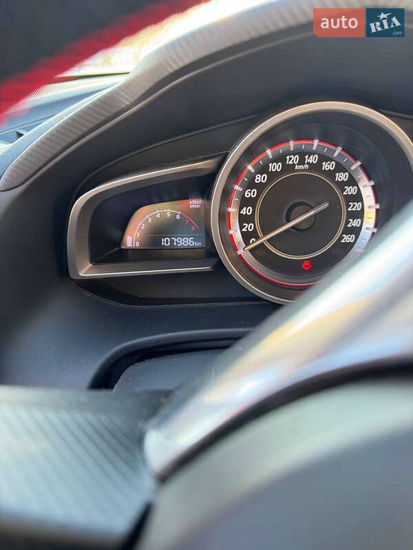 Седан Mazda 3 2014 в Вараше