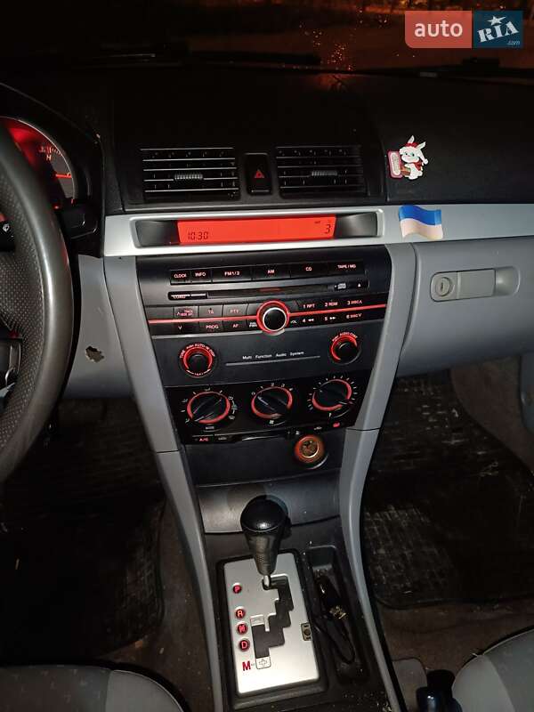 Седан Mazda 3 2004 в Харькове